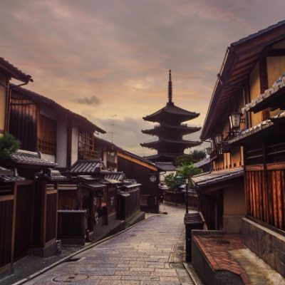 1200年の歴史のある古都・京都発祥にわか【にわか・NIWAKA】ウエディングリング（結婚指輪）を選ぶ