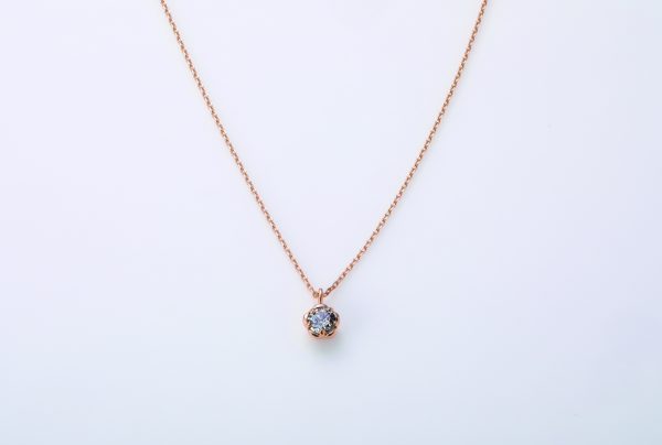 新潟で可愛い記念日ジュエリーを探すならブローチ