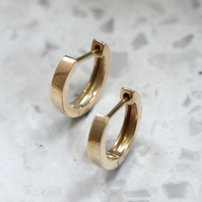 gold straight hoopピアス