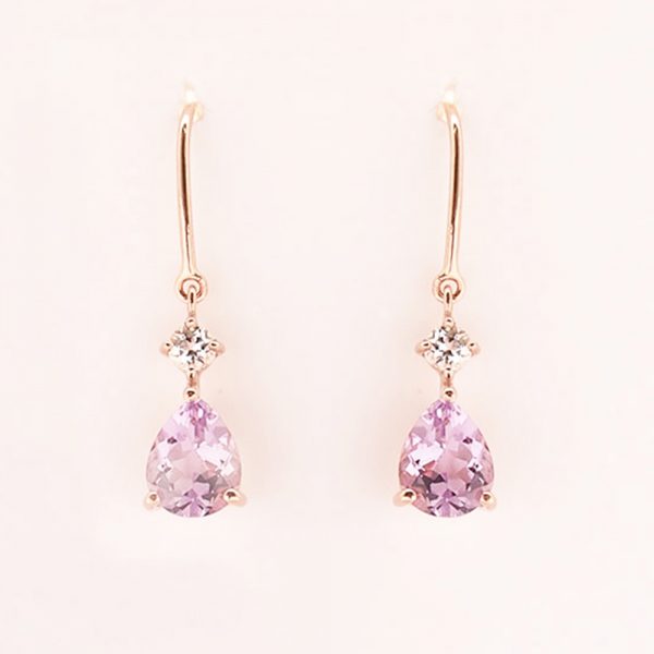 プレゼントにアメジストのピアスがオススメ