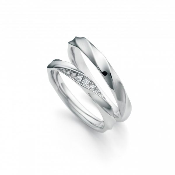 新潟で結婚指輪、婚約指輪を探すならブローチ