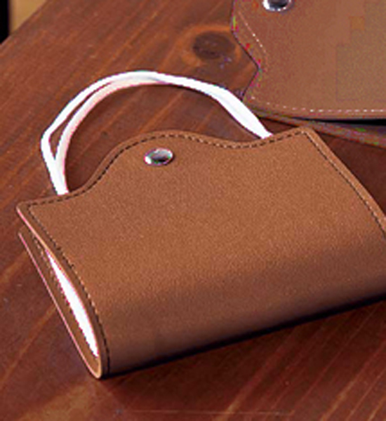 クリスチャンバウアージャパンリミテッド8周年記念マスクプレゼント