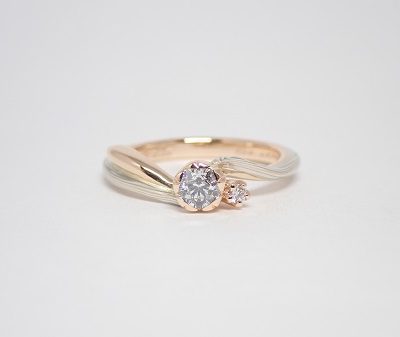 桜モチーフの杢目金屋【もくめがねや】のさくらいちりんは婚約指輪で人気のデザイン