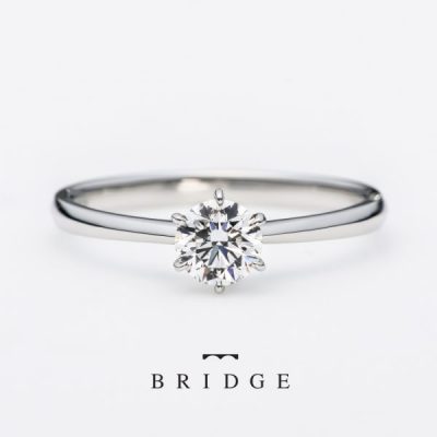 薔薇モチーフの婚約指輪はブリッジ一輪の薔薇