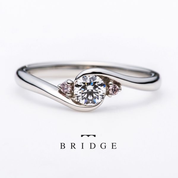 薔薇モチーフはBRIDGE