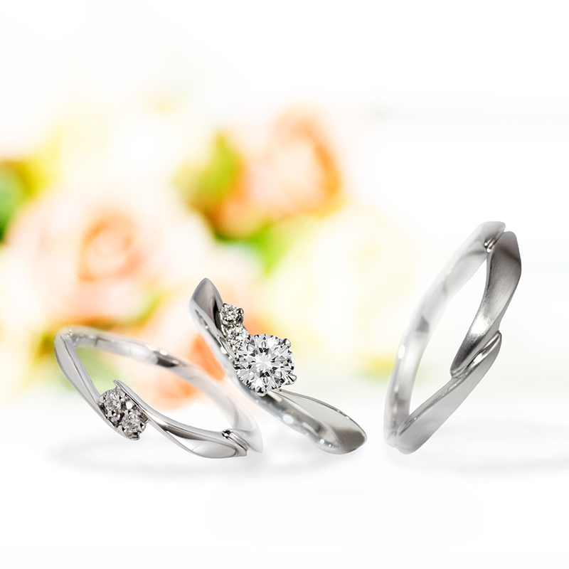 お花モチーフの婚約指輪結婚指輪