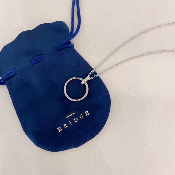 結婚指輪をネックレスにしよう