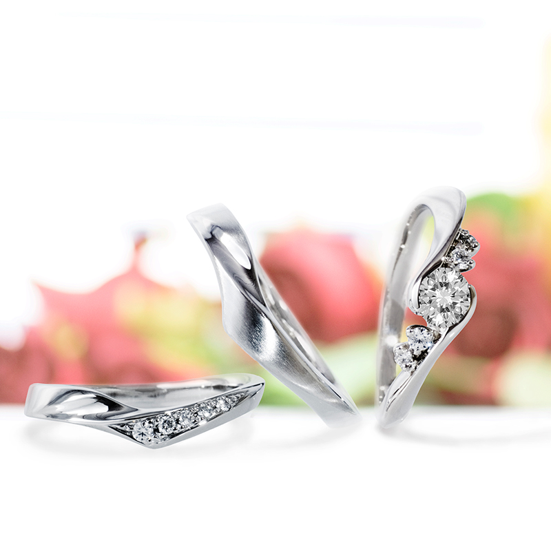 お花モチーフの結婚指輪、婚約指輪