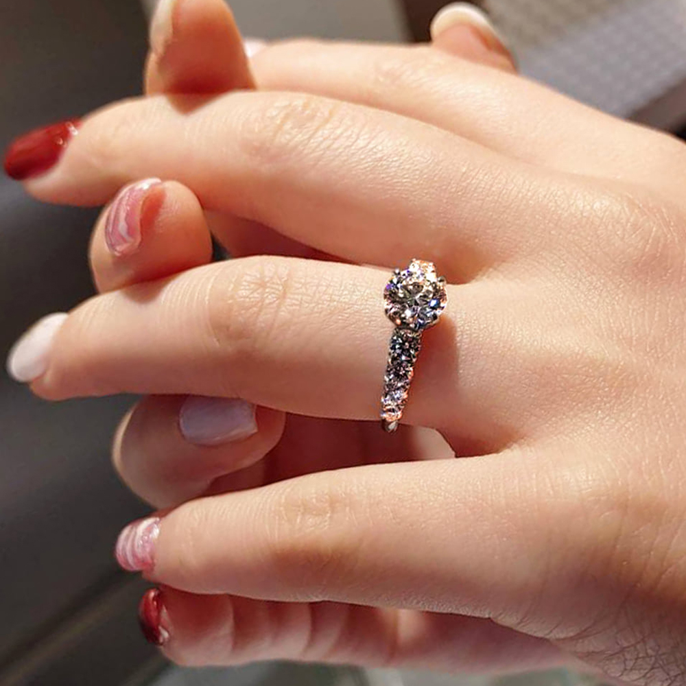 新潟の結婚指輪・婚約指輪 - 新潟に春到来、プロポーズが成功する即納ダイヤモンドエンゲージリング
