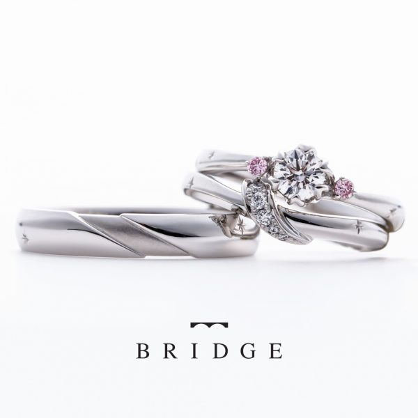 ピンクダイヤモンドがかわいい婚約指輪と結婚指輪