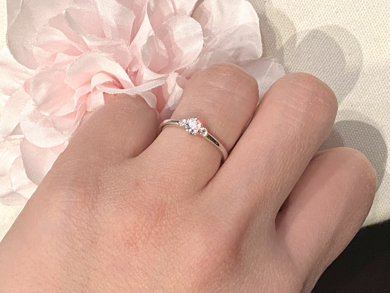 サプライズプロポーズ大成功！ダイヤモンドが綺麗なアントワープブリリアントの婚約指輪