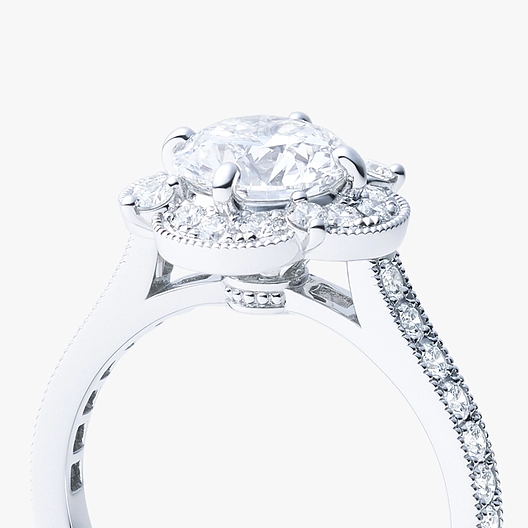 どこから見ても綺麗な婚約指輪