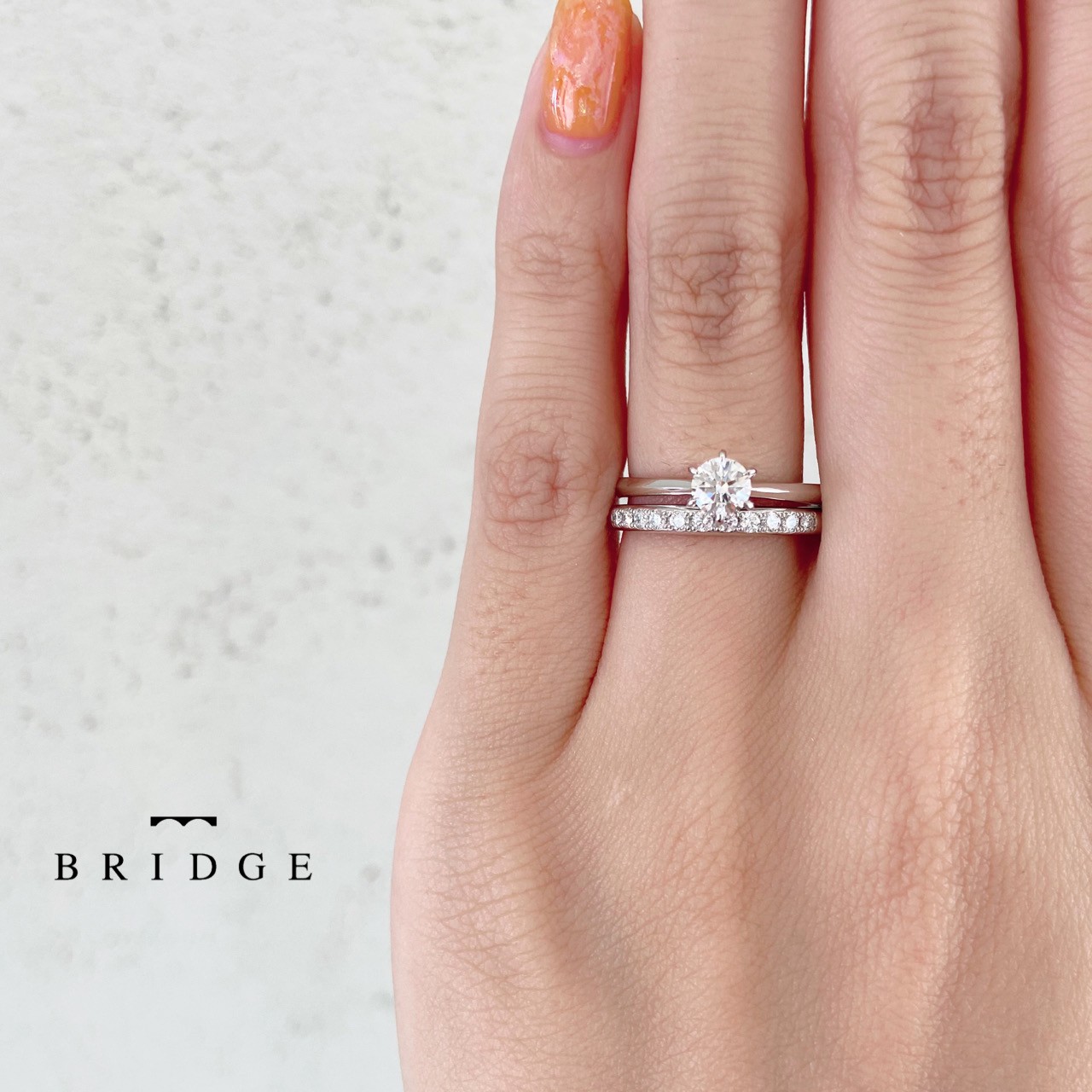プロポーズにぴったりの意味の婚約指輪「BRIDGE」”一輪の薔薇”