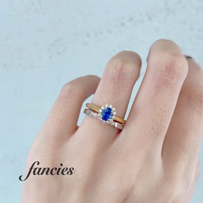 9月の誕生石ブルーサファイヤの婚約指輪「fancies」”Halo Ring”
