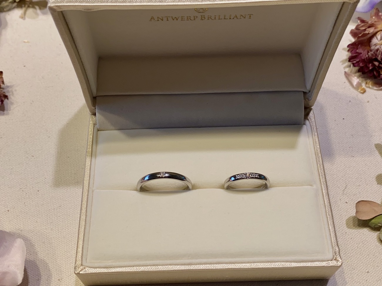 アントワープブリリアントのダイヤモンドが綺麗な結婚指輪
