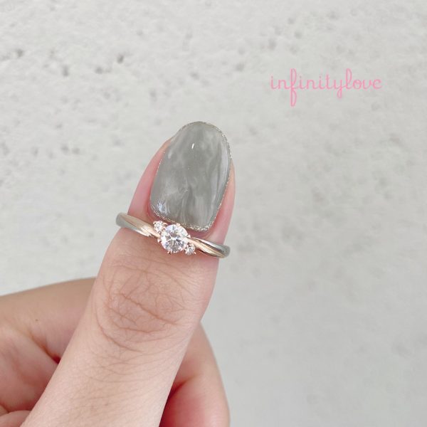 オシャレなかわいい婚約指輪でプロポーズ