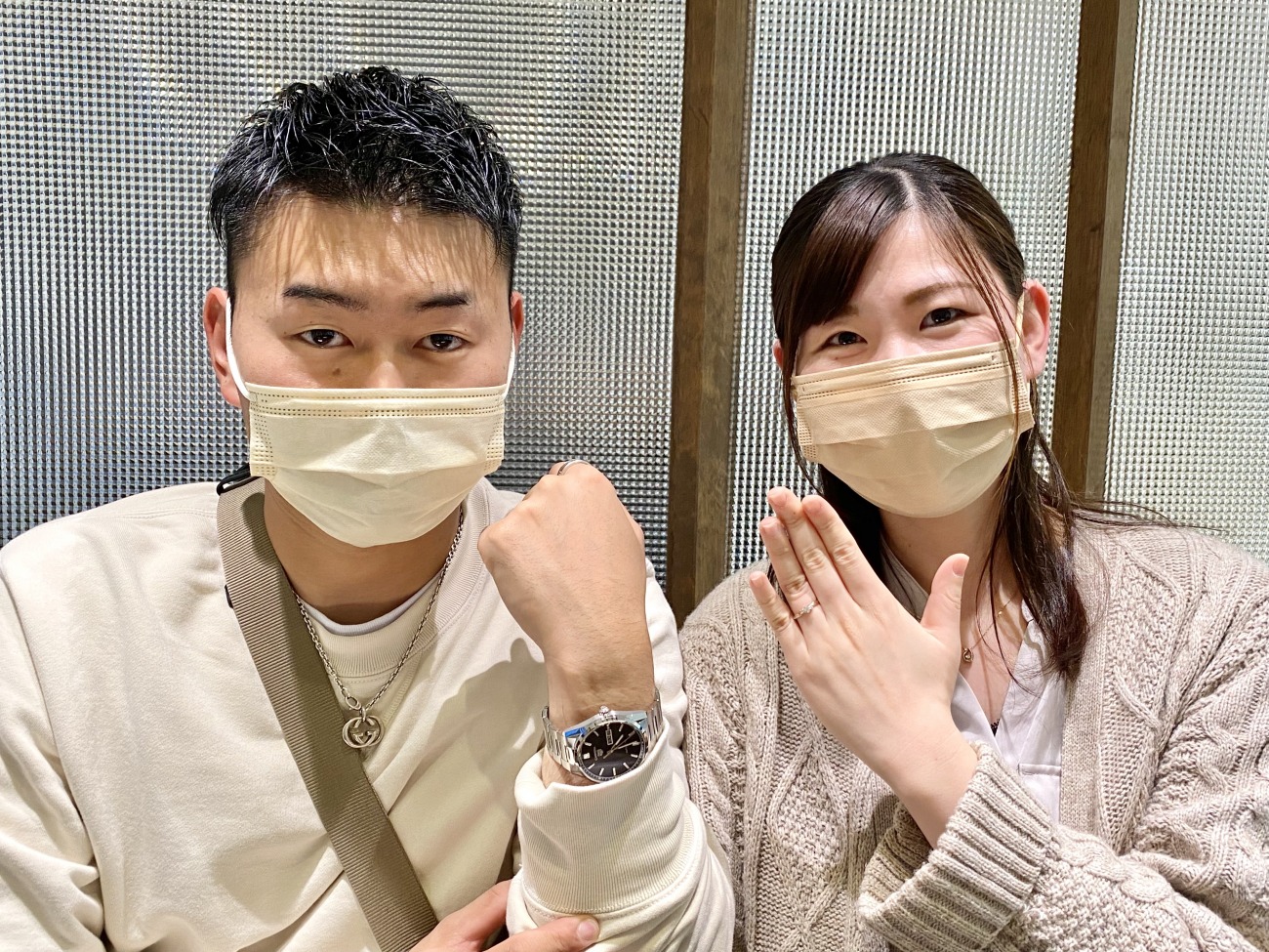 サプライズプロポーズ大成功！コンビネーションの婚約指輪と結納返しにタグ・ホイヤーのカレラ