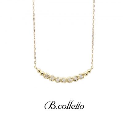 U字ラインが綺麗なダイヤモンドネックレス