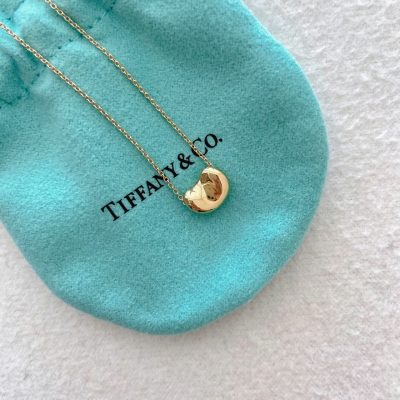 ティファニーの定番ビーンデザインペンダント
