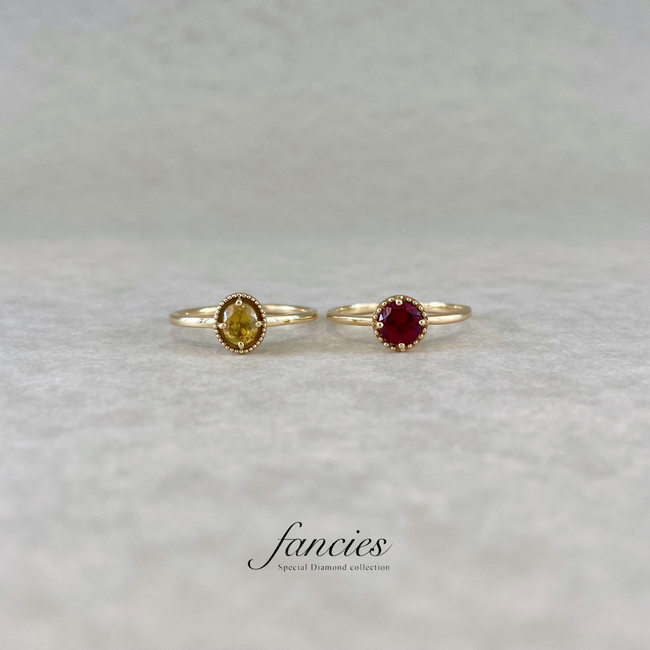 ダイヤモンド以外のカラーストーンで作る婚約指輪がかわいい