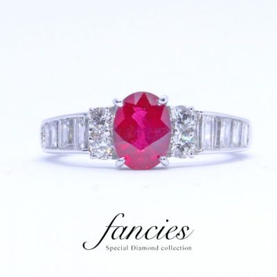 ルビーの華やかなプロポーズリング
