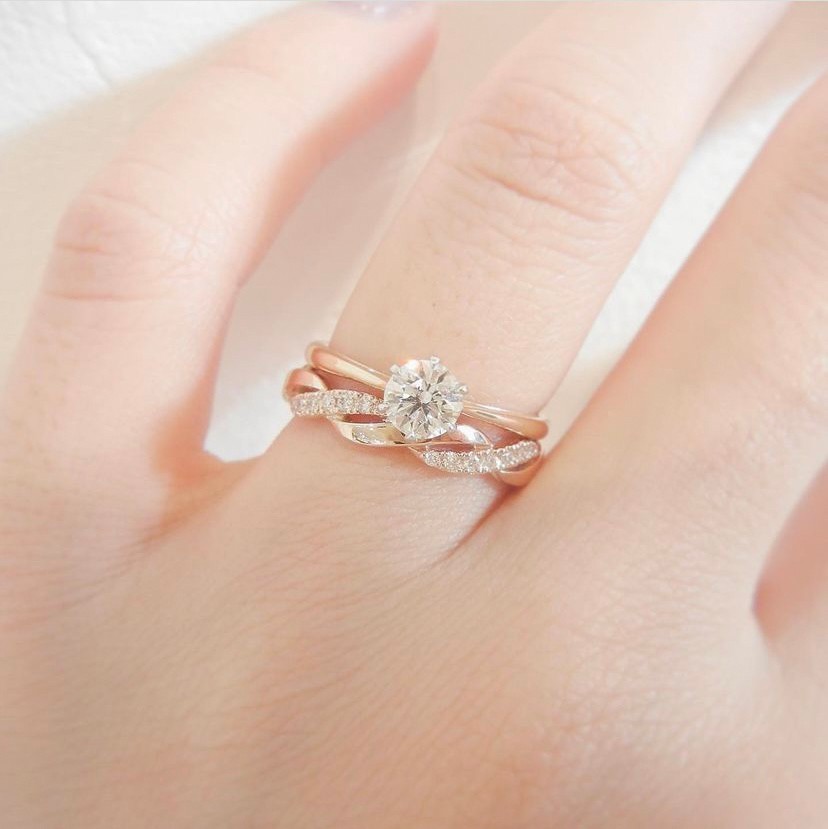 おしゃれな結婚指輪ならブローチのラパージュが人気