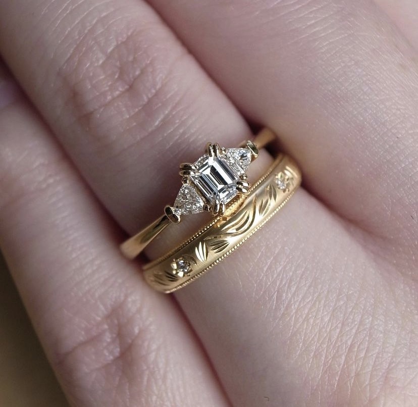 新潟唯一取扱いのエメラルドカットの婚約指輪がオシャレで人気