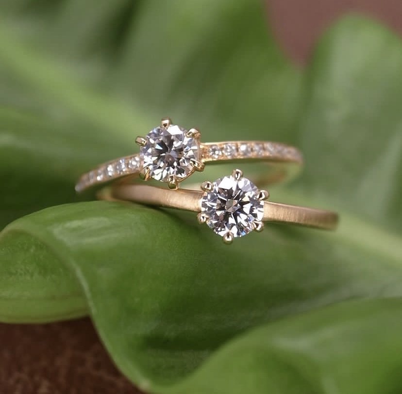 新潟唯一取扱いのエメラルドカットの婚約指輪がオシャレで人気