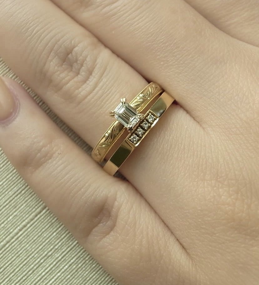 新潟唯一取扱いのエメラルドカットの婚約指輪がオシャレで人気