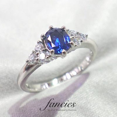 ブルーサファイヤの婚約指輪が新潟で買えるブローチ