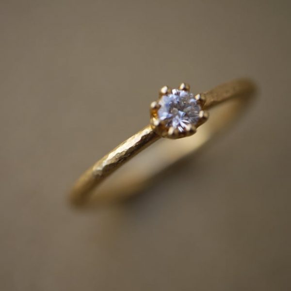 YUKAHOUJのプロポーズリングが揃う新潟ブローチ