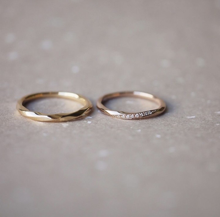 新潟初上陸のおしゃれ結婚指輪「YUKA HOJO]のウェーブラインのシンプルな結婚指輪