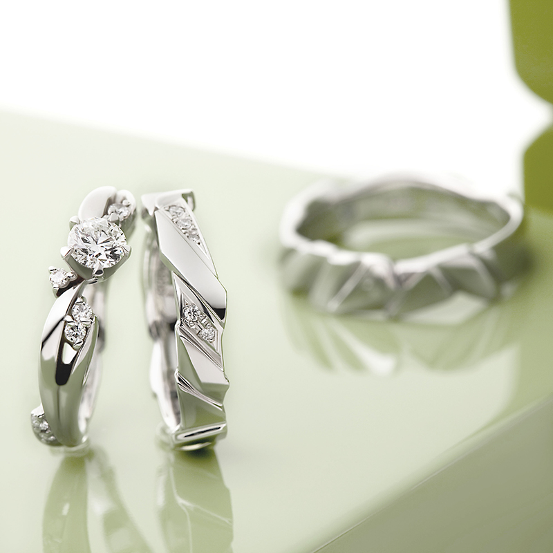 花をモチーフにした華やかで可愛いセットリングラパージュ