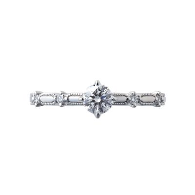 メレダイヤモンドとミル打ちがオシャレな婚約指輪　ルシエのクロシェ