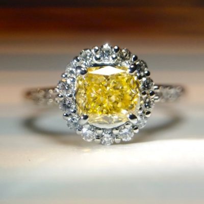 イエローダイヤモンドのプロポーズリングが人気