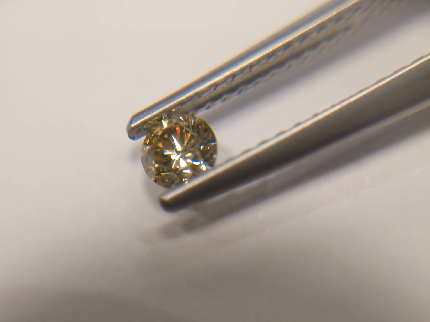 憧れのカナリアイエローのダイヤモンドは幸せを呼ぶ