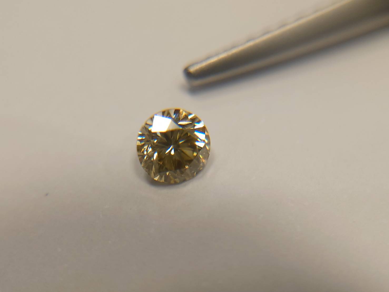 特別な輝きを放つダイヤモンド、カナリアイエロ―