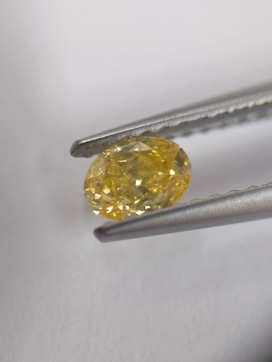 イエローダイヤモンド世界に一つの特別な輝き