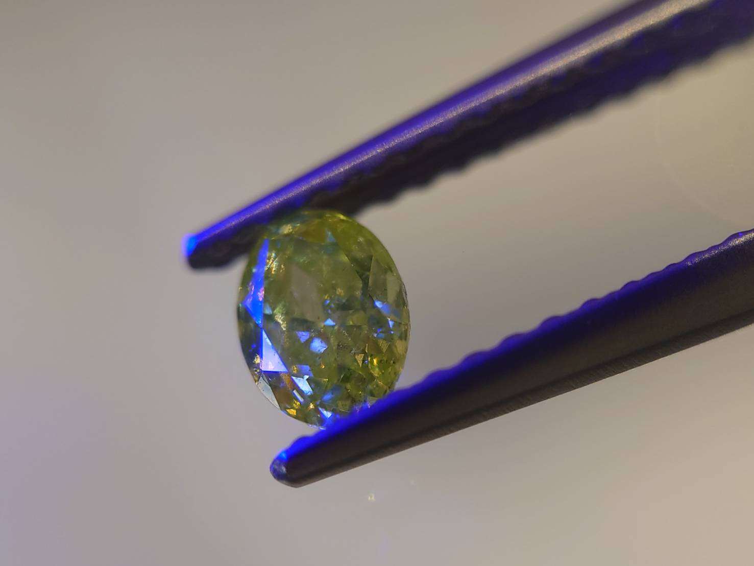 カナリアンイエローの特別なダイヤモンド