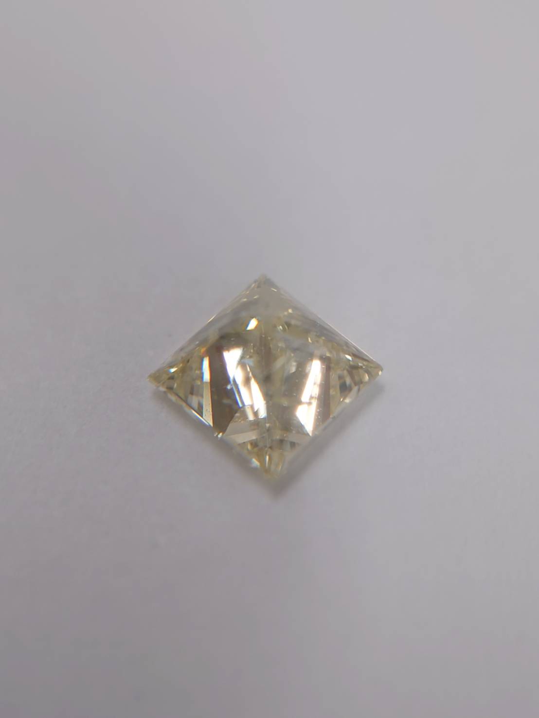 黄色いダイヤモンドで世界に一つのプロポーズ