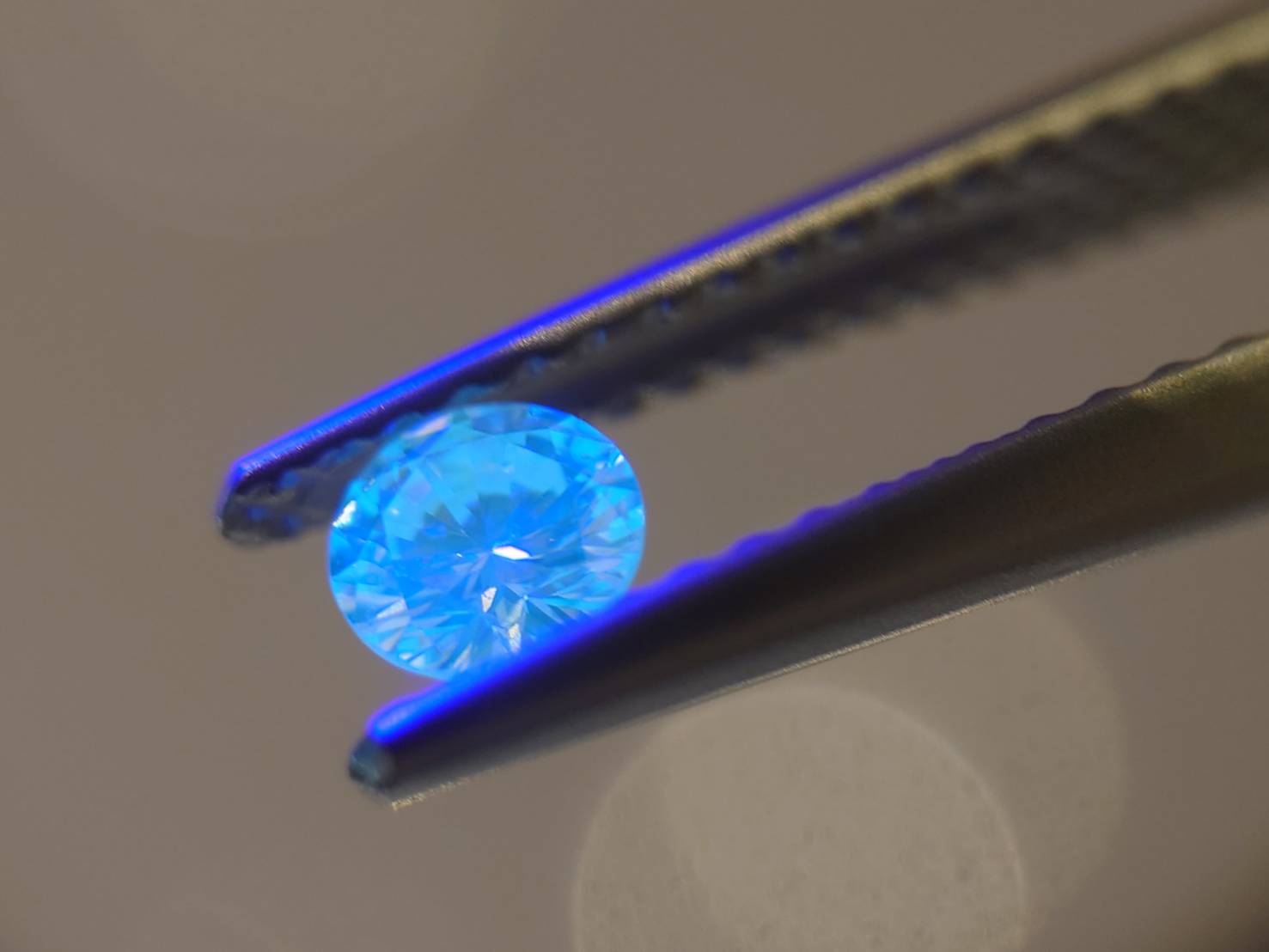 特別な輝きを放つ世界で一つのダイヤモンド