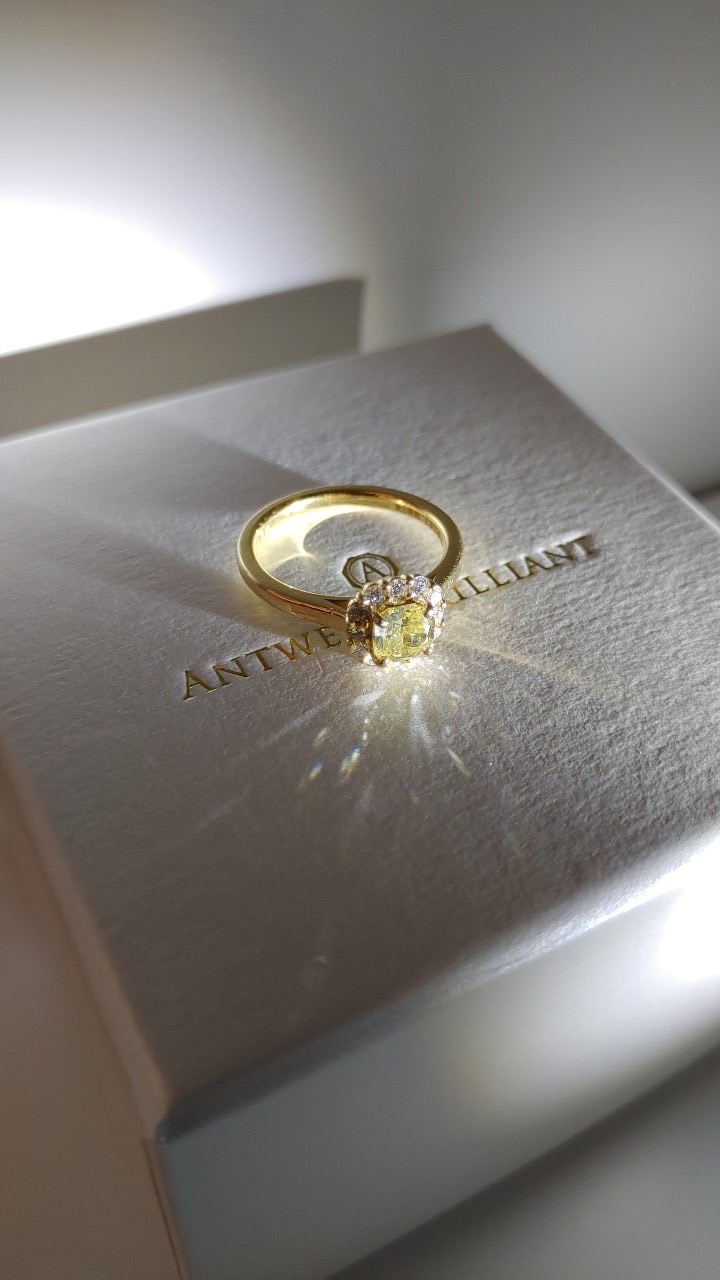 新潟で選ぶ、特別なオーダーメイドのイエローダイヤモンドの婚約指輪
