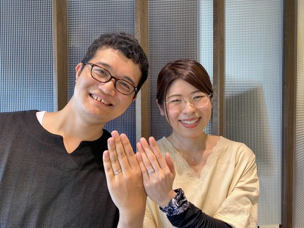 新潟カップルは杢目金屋の木目つむぎと俄の木洩日の重ね付け