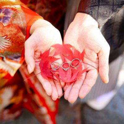 ハーフエタニティの結婚指輪がそろう