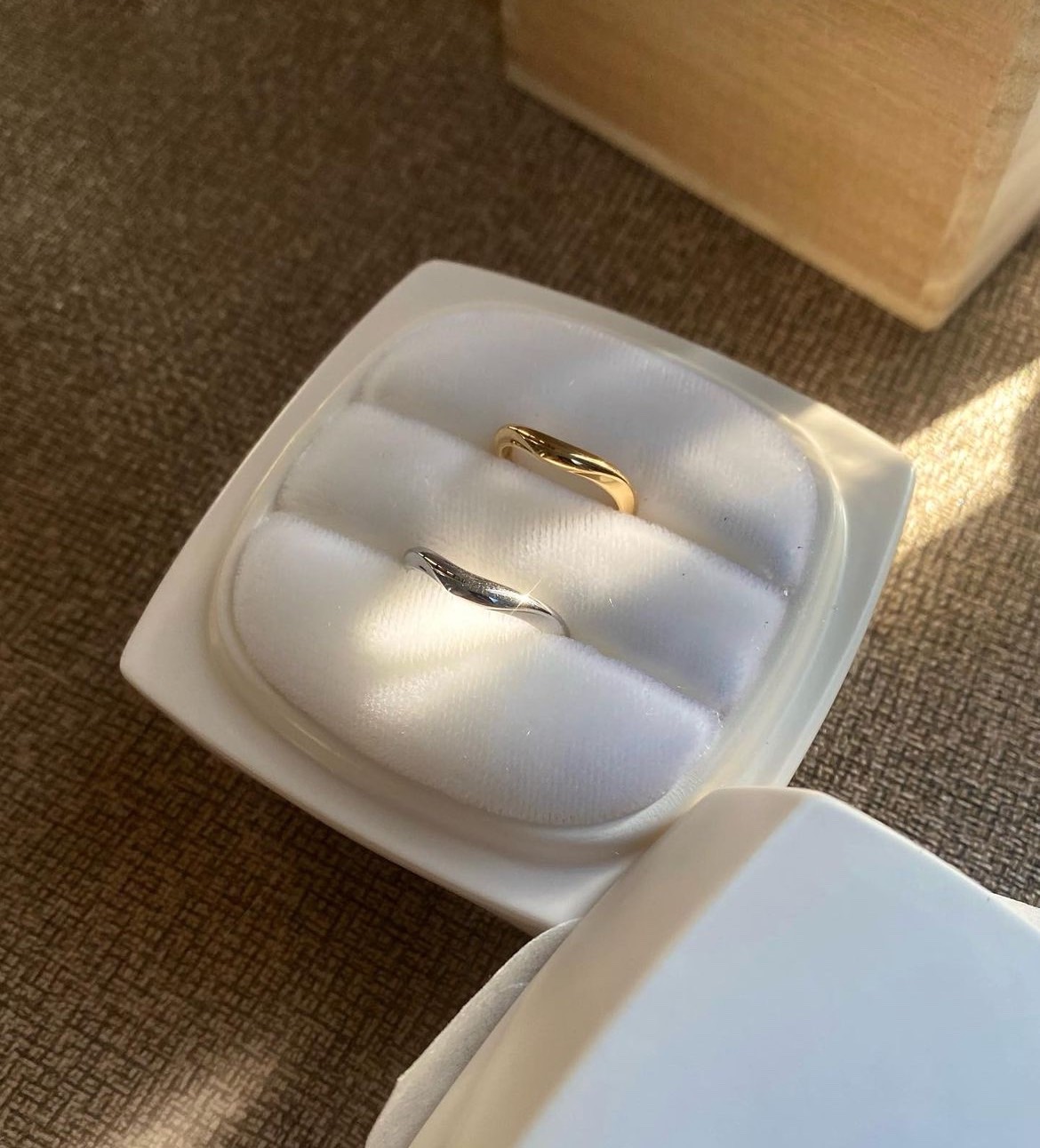 素材を選べるNIWAKAの結婚指輪