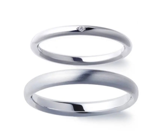 NIWAKAの結婚指輪でシンプルなことほぎ
