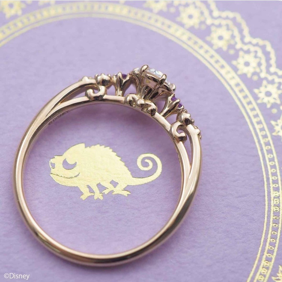 ラプンツェルの側面まで可愛い婚約指輪