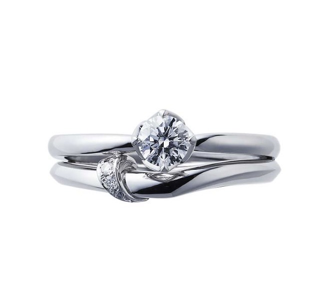 にわかの結の婚約指輪と結婚指輪が美しい