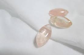 4月の誕生石モルガナイト