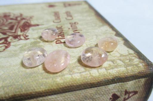 4月の誕生石モルガナイト